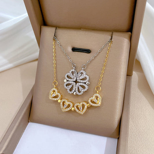 Collar Trébol de Encanto: Corazones Plegables