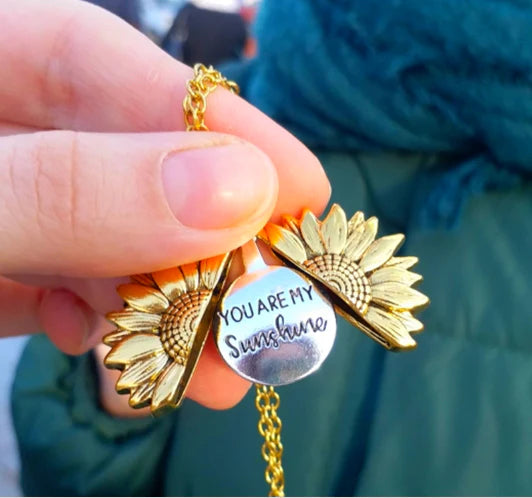 Collar Girasol Dorado "Sunshine"