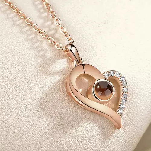 Collar Amor "Te Amo en 100 Idiomas" + Caja de Lujo Gratis