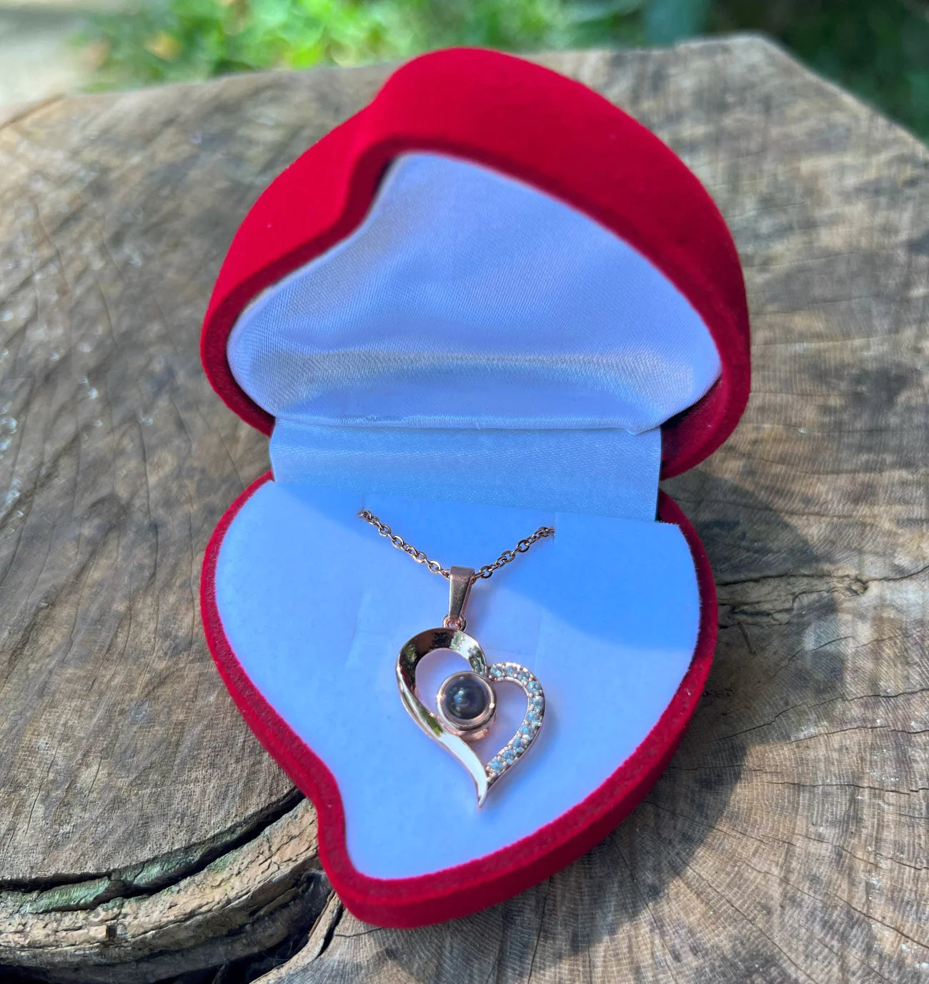 Collar Amor "Te Amo en 100 Idiomas" + Caja de Lujo Gratis